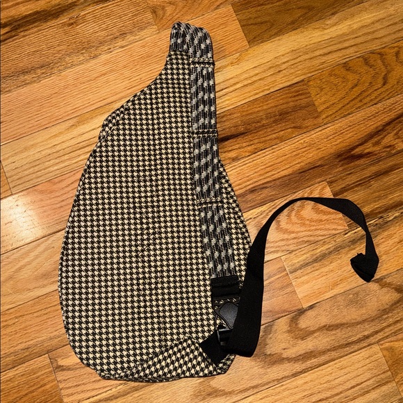KAVU Rope Messenger Bag Houndstooth Pattern - Picture 3 of 5